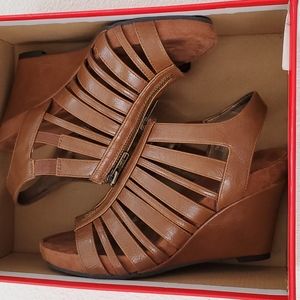 Aerosoles wedge heels